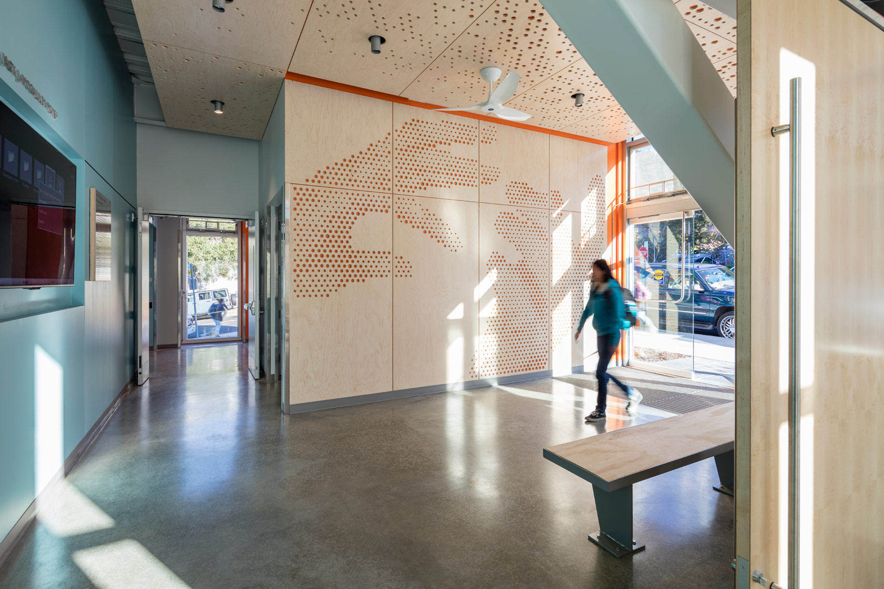 The Jacobs Institute for Design Innovation is a beacon of sustainable innovation at the UC Berkeley campus in the Bay Area, providing a variety of flexible maker spaces that foster interdisciplinary, collaborative creativity.