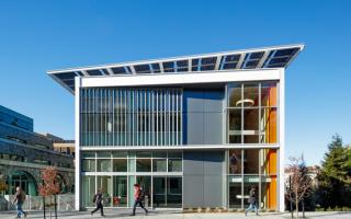 The Jacobs Institute for Design Innovation is a beacon of sustainable innovation at the UC Berkeley campus in the Bay Area, providing a variety of flexible maker spaces that foster interdisciplinary, collaborative creativity.